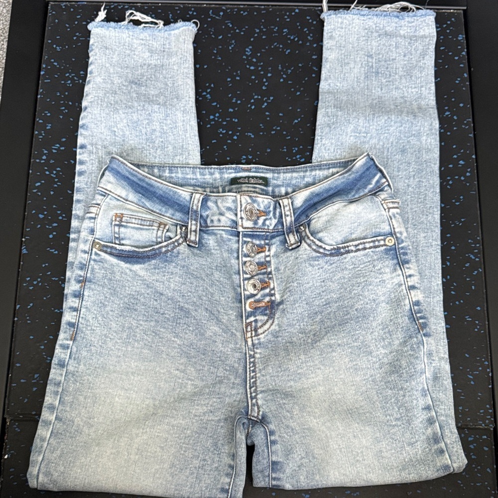 Wild Fable Light Blue Button-Up Cropped Jeans - Picture 3 of 4